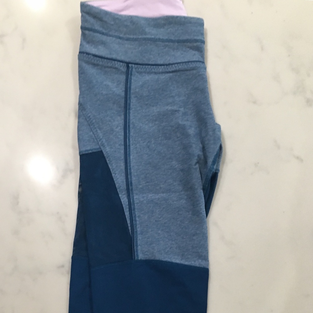 Lulu lemon below the knee leggings